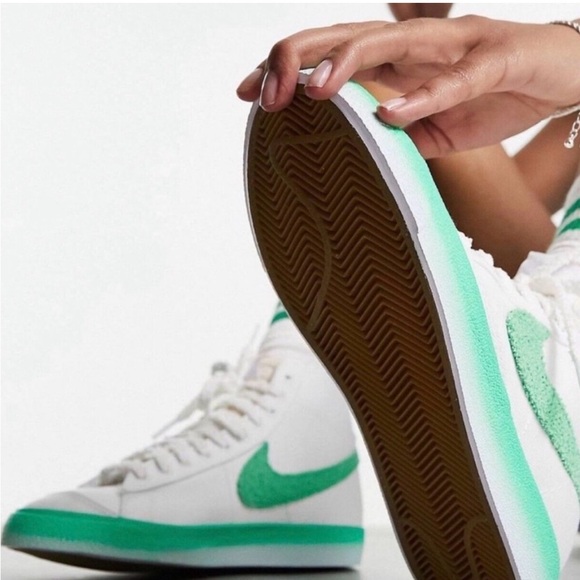 NIKE BLAZER MID 77 CHENILLE SWOOSH GREEN FADE SNEAKERS SIZE 6 - Picture 2 of 14